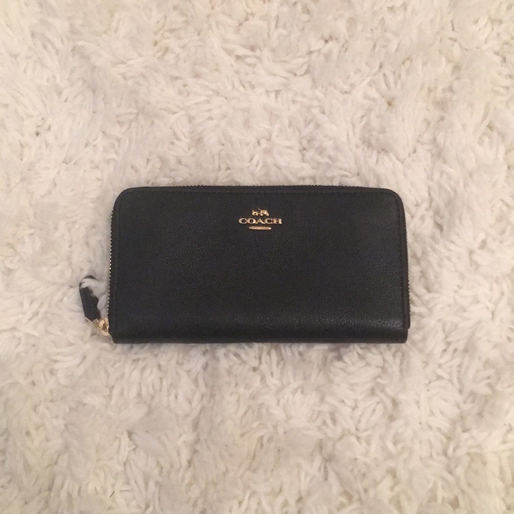 NWT Coach Black Pebble Leather Accordion Wallet